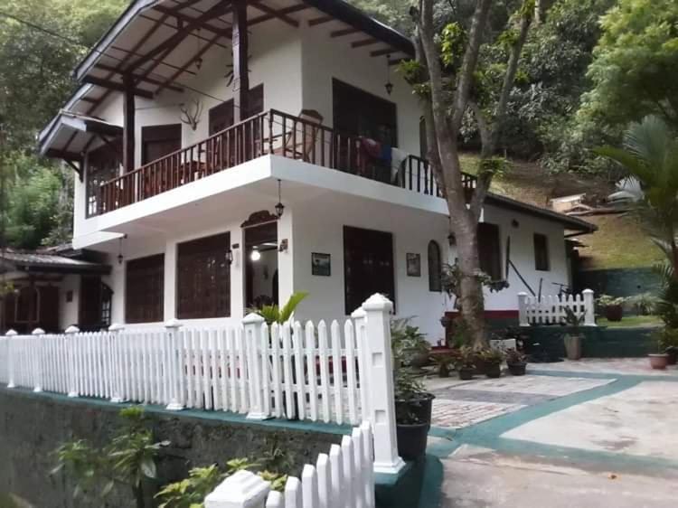 Villa25 Homestay Free Pick Up From The Centre キャンディー エクステリア 写真