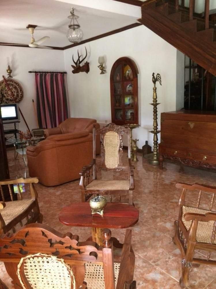 Villa25 Homestay Free Pick Up From The Centre キャンディー エクステリア 写真
